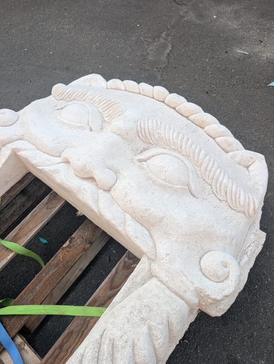Plaster Picture Frame Medallion With Mascaron Decoration-photo-1