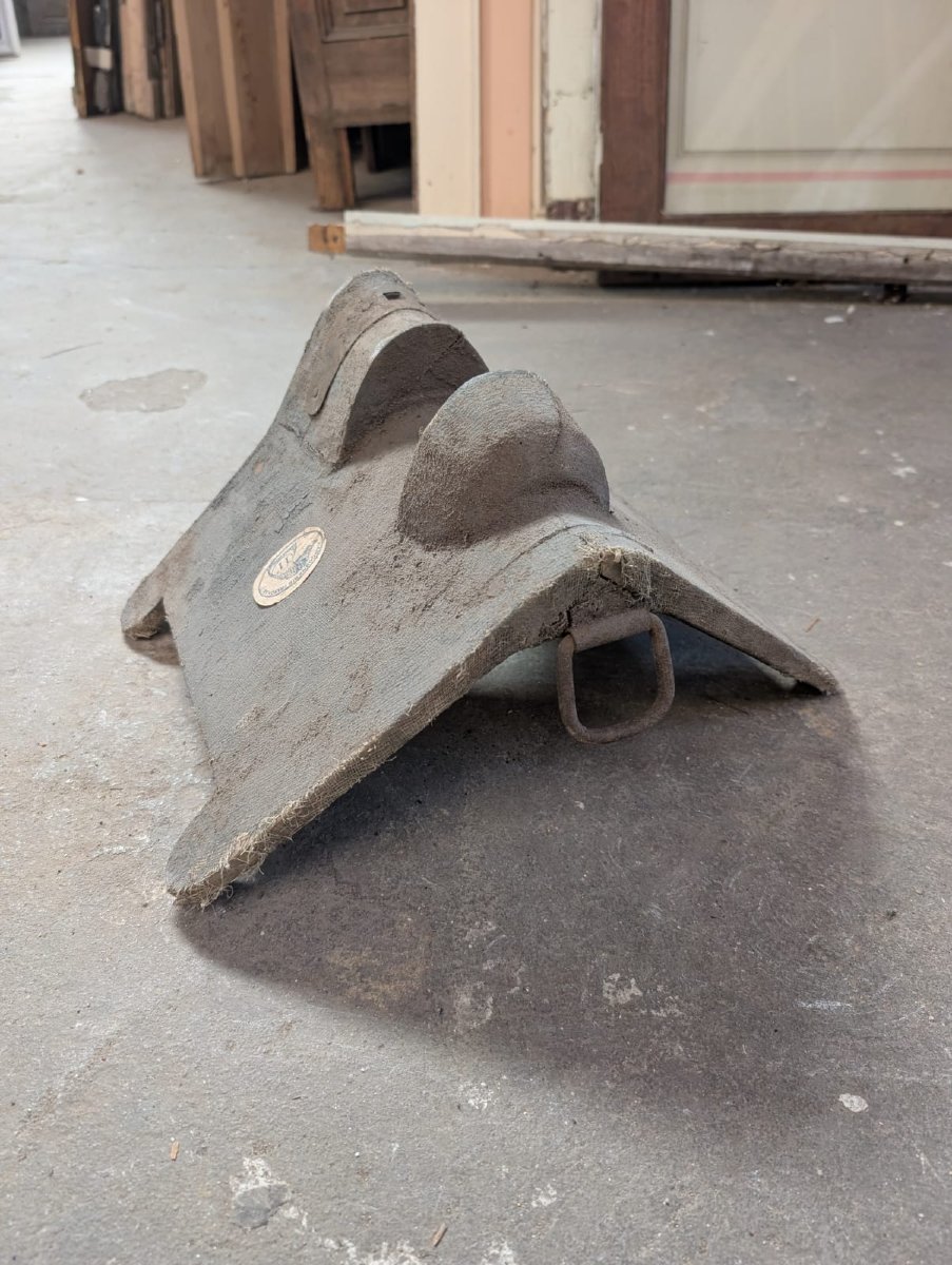 Antique Saddle Tree – L’arçonnerie Française, Model 11°, 36 X 19 X 29 Cm