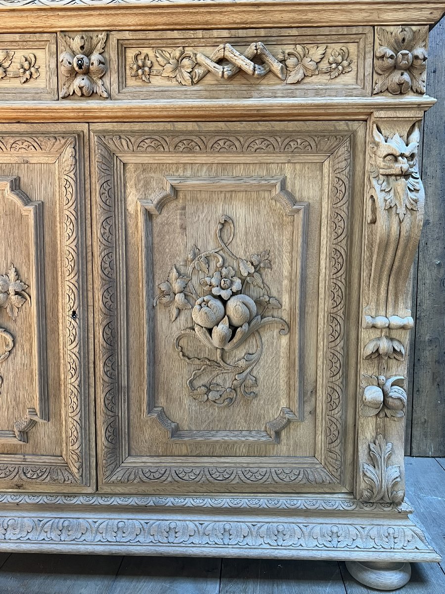 Buffet deux corps de style Henri II en chêne décapé, 120 x 210 x 53 cm-photo-4