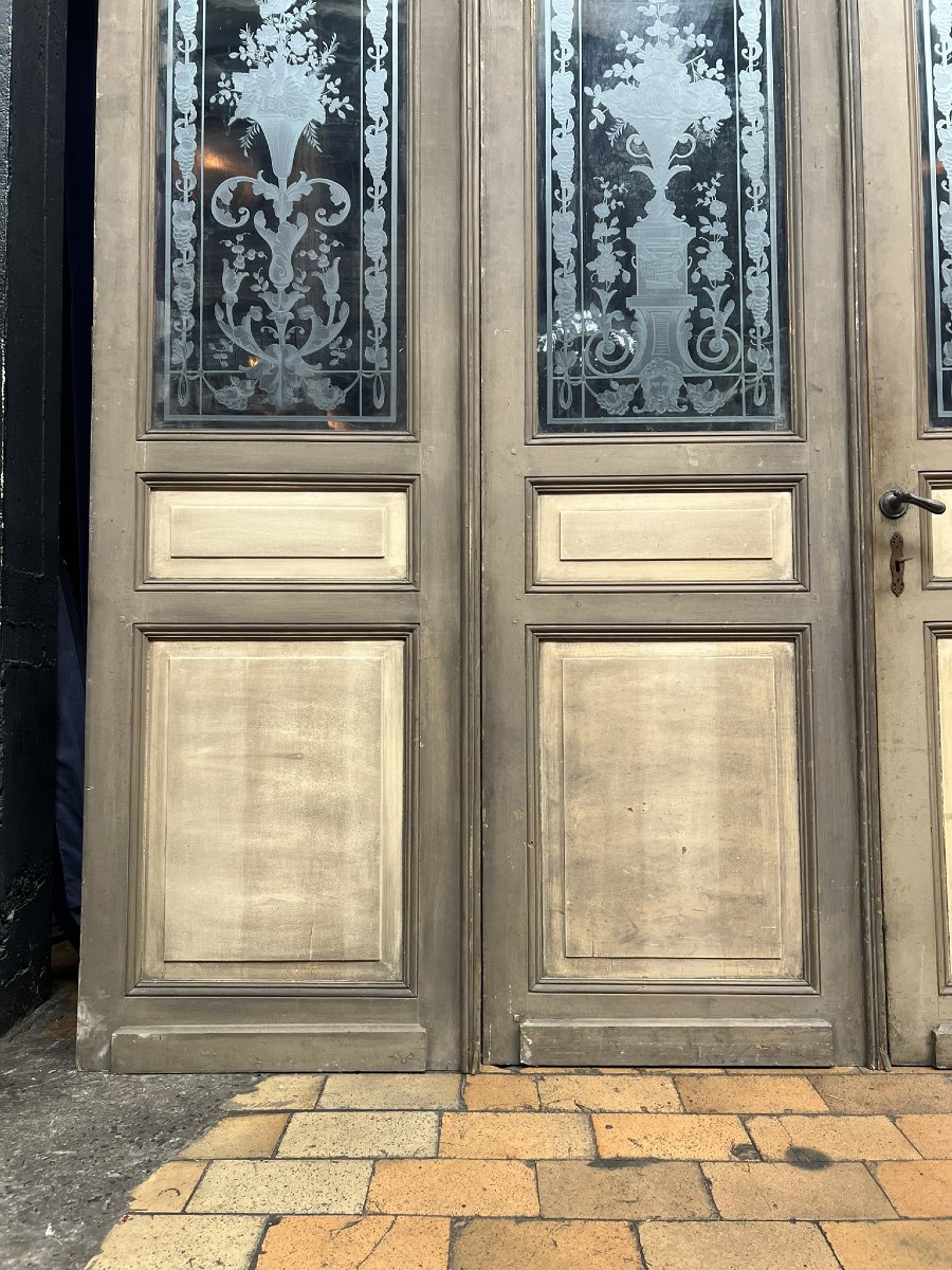 Ensemble de quatre portes anciennes en verre gravé, style Napoléon III, 266 x 291 cm-photo-1