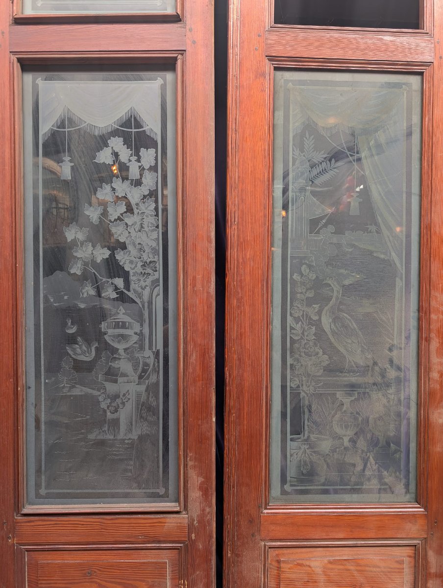 Ensemble de portes anciennes en pitchpin à vitrages gravés, décor de paons, 235 x 269 cm-photo-4