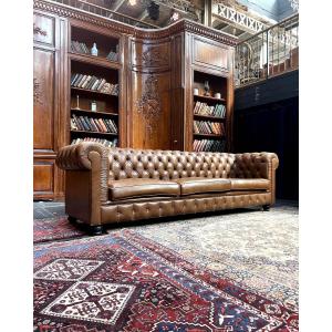 Chesterfield Sofa In Tufted Leather