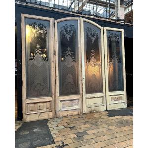 Engraved Glass Door Panel, 333x292cm