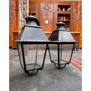 Paire de lanternes électrifiées