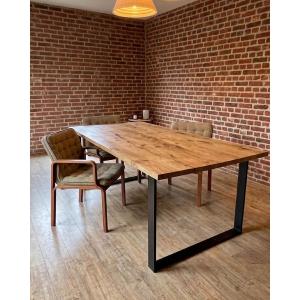 Table de style industrielle avec pietement métal
