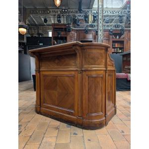 Bureau planton ancien en noyer, comptoir d’accueil XIXe, 138 x 105 x 90 cm
