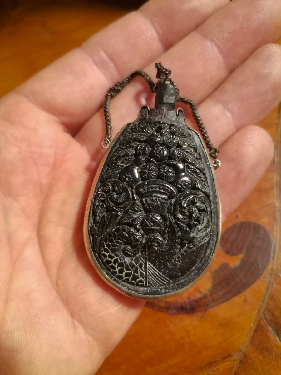Flacon à Sel En Noix De Corozo époque Fin XVIIIème