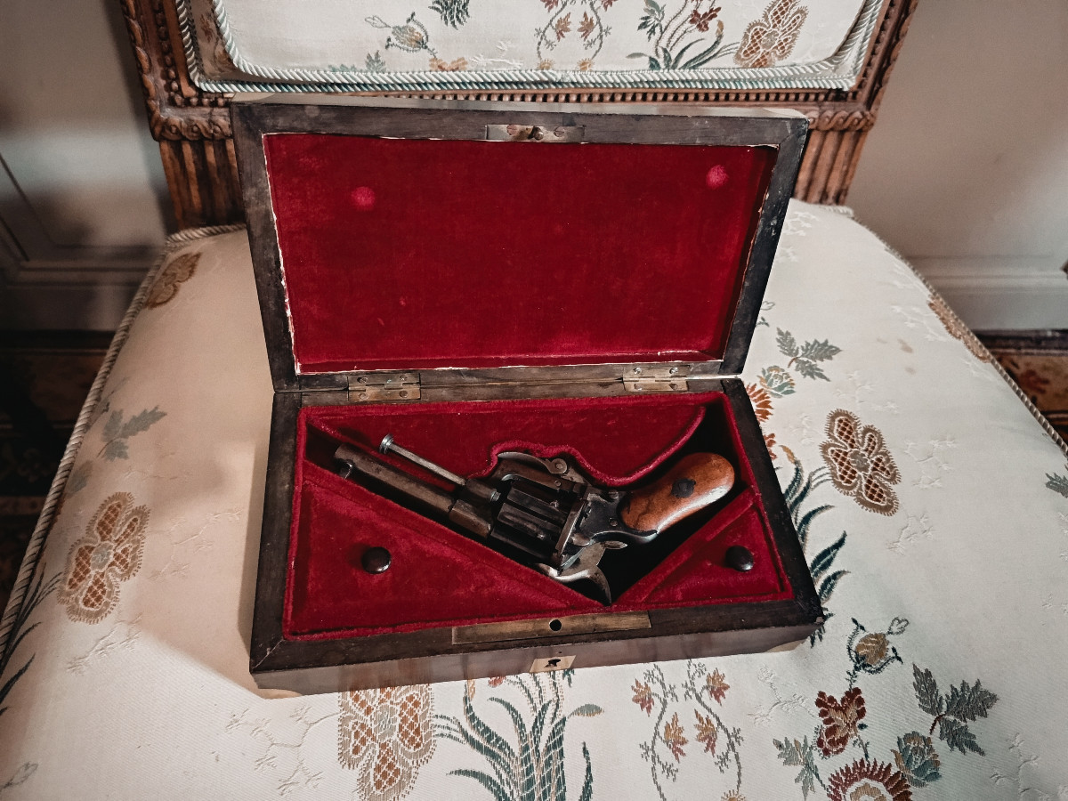 Petit révolver 7 mm à broche en coffret époque Napoléon III