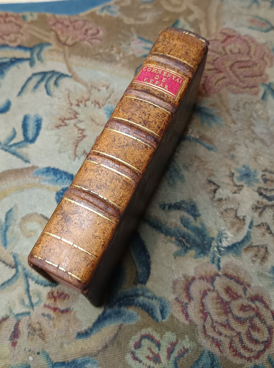 Livre "Les commentaires de César" 1708-photo-2