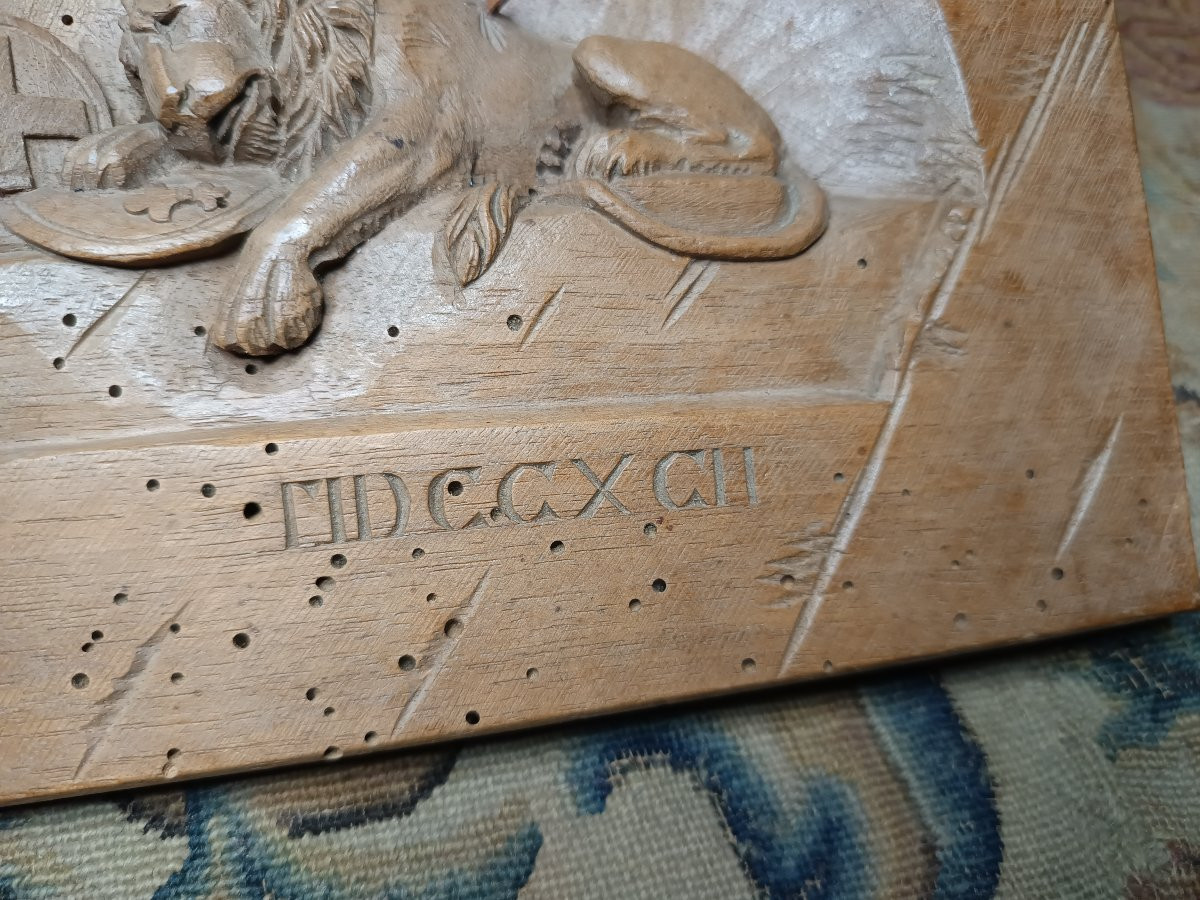 Sculpture en bois représentant le "Lion de Lucerne"-photo-3