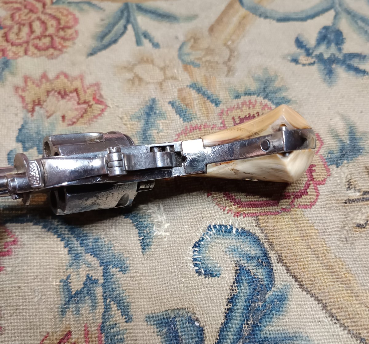 Révolver de type British Bulldog calibre 320 époque fin XIXème-photo-1