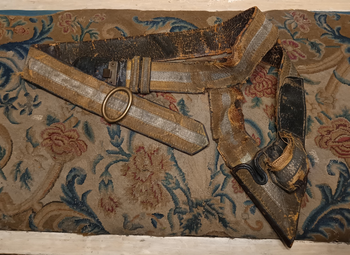 Rare ceinturon de vènerie Impériale porte-dague et fouet  époque Second Empire