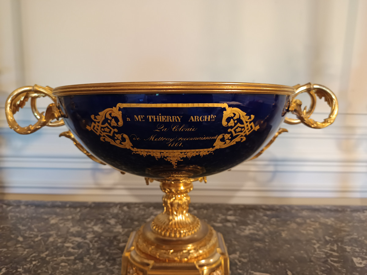 Importante coupe en porcelaine de Sèvres montée en bronze doré époque Napoléon III-photo-4