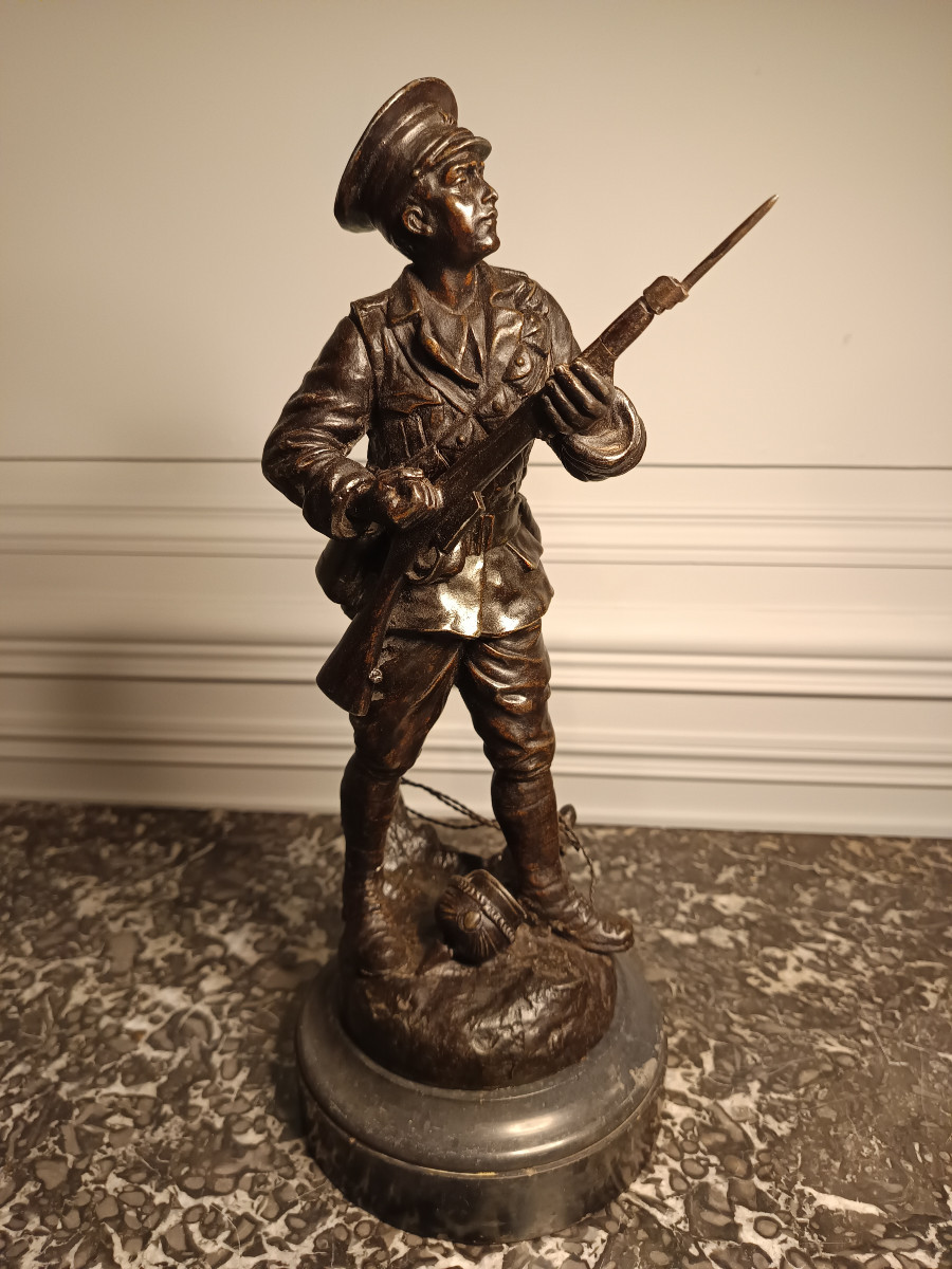 Régule représentant un soldat britannique de 14/18