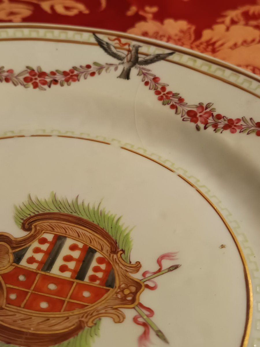 Assiette en porcelaine de Chine de la Cie des Indes Portugaises aux armes époque XVIIIe-photo-4
