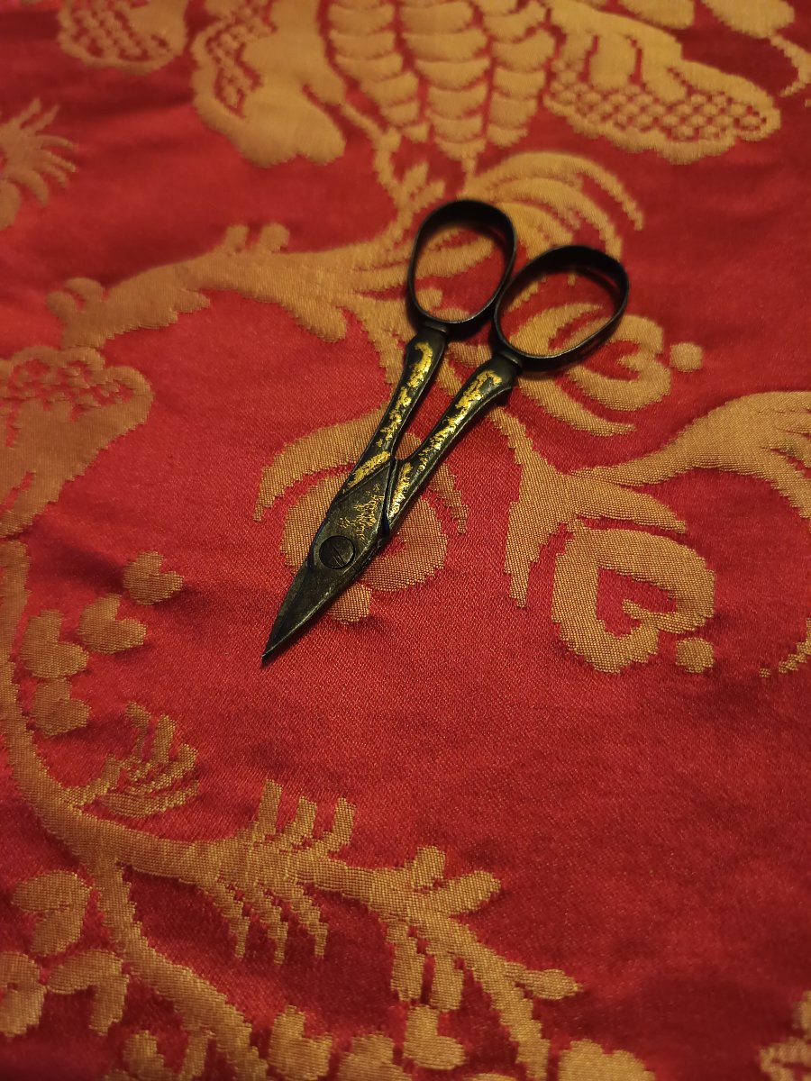 Small 18th-century Sewing Scissors With Gold Damascene Work-photo-4