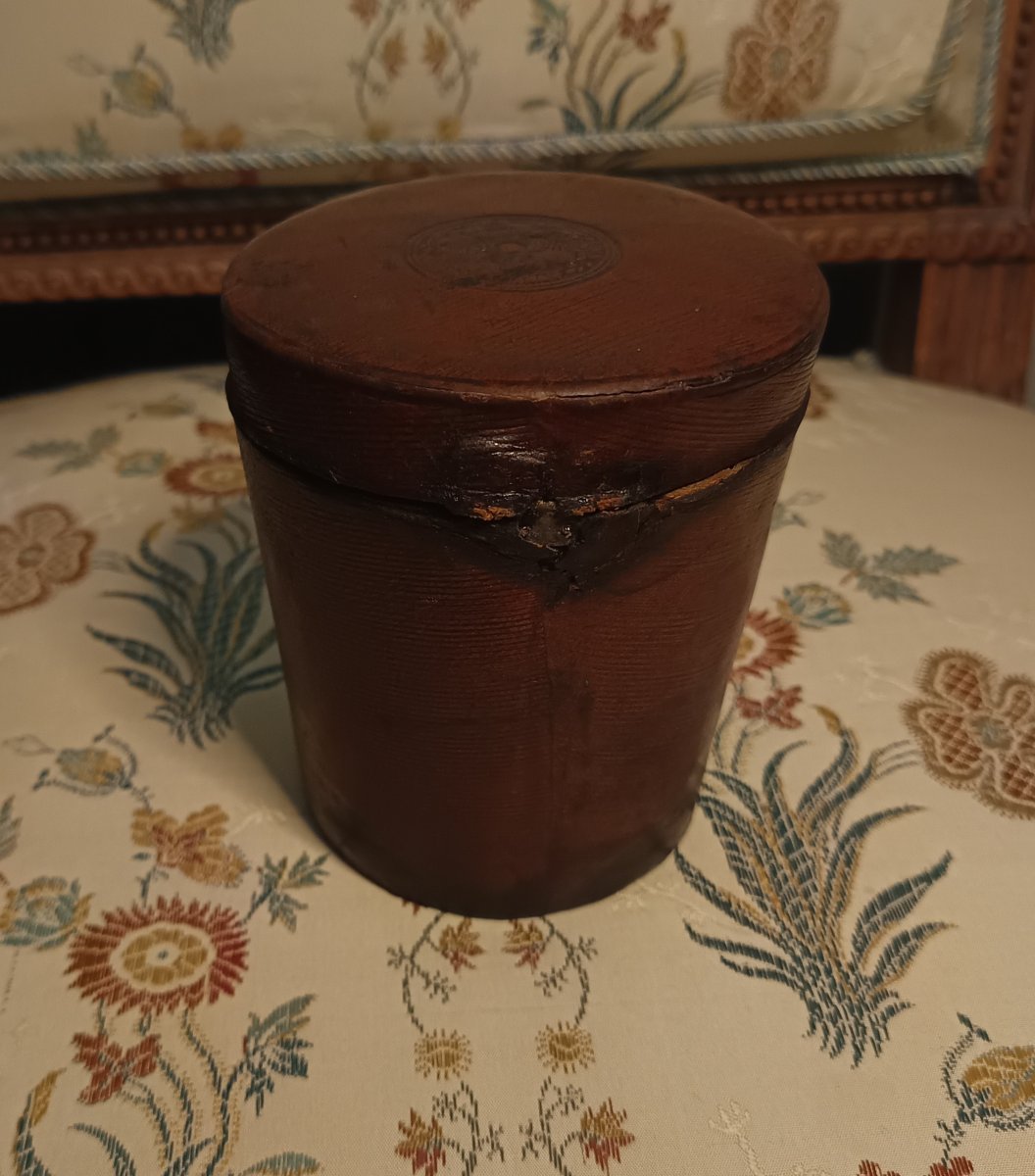 Glass Or Goblet Case From The Late 18th Or Early 19th Century-photo-1