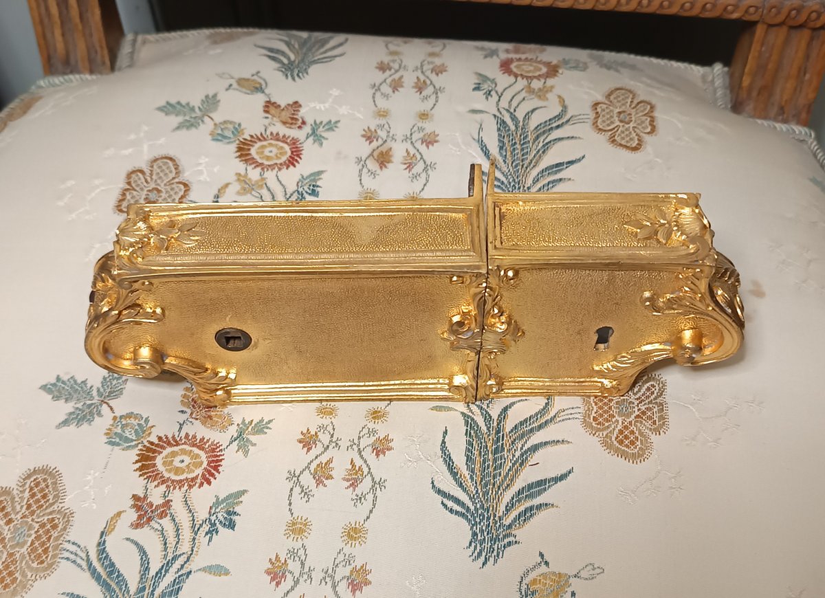 Boîtier de serrure en bronze doré de style Louis XV signé de la célèbre maison Sterling Paris-photo-2