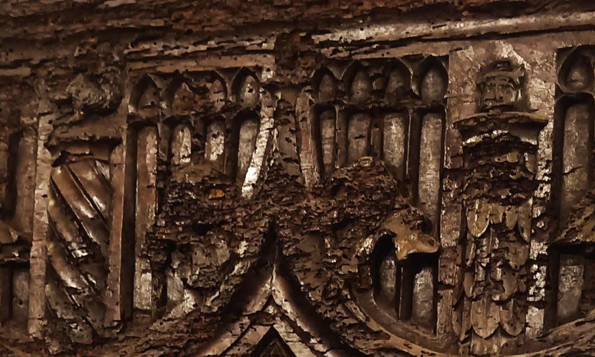Impressive Gothic Coffered Façade From The Late 15th Century-photo-6