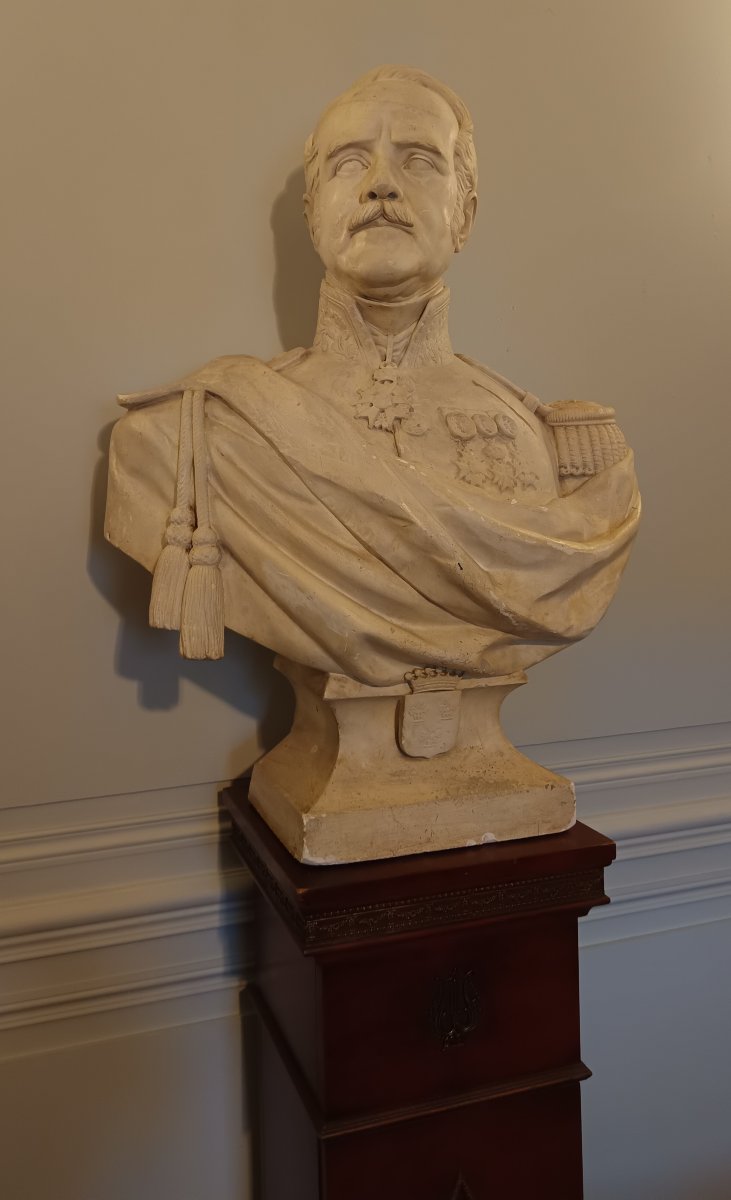 Important buste en platre du Général Louis Armand Comte de Lespinay Baron d'Empire 1858-photo-2
