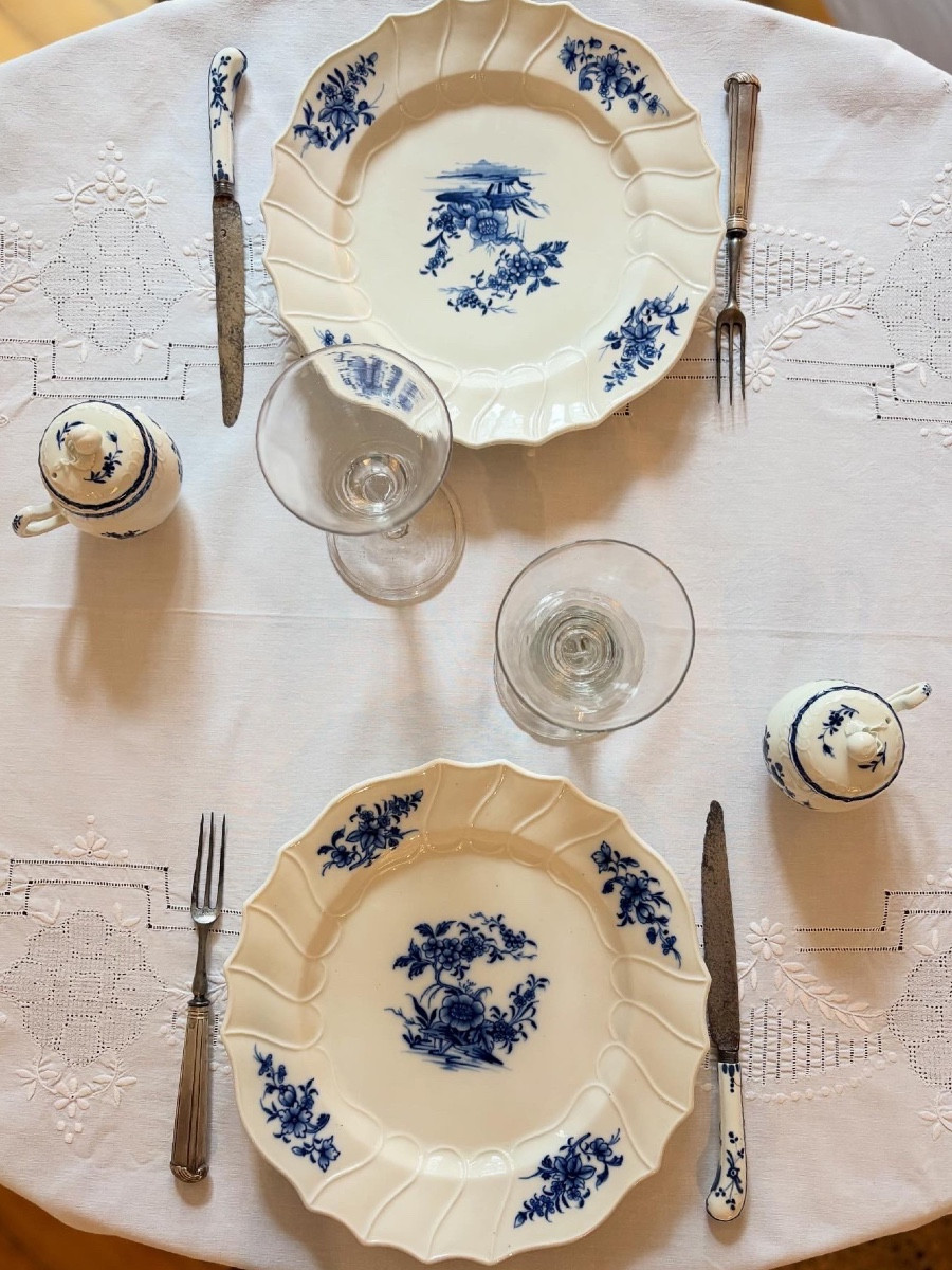 Set Of Twelve Soft-paste Porcelain Plates From Tournai-photo-2