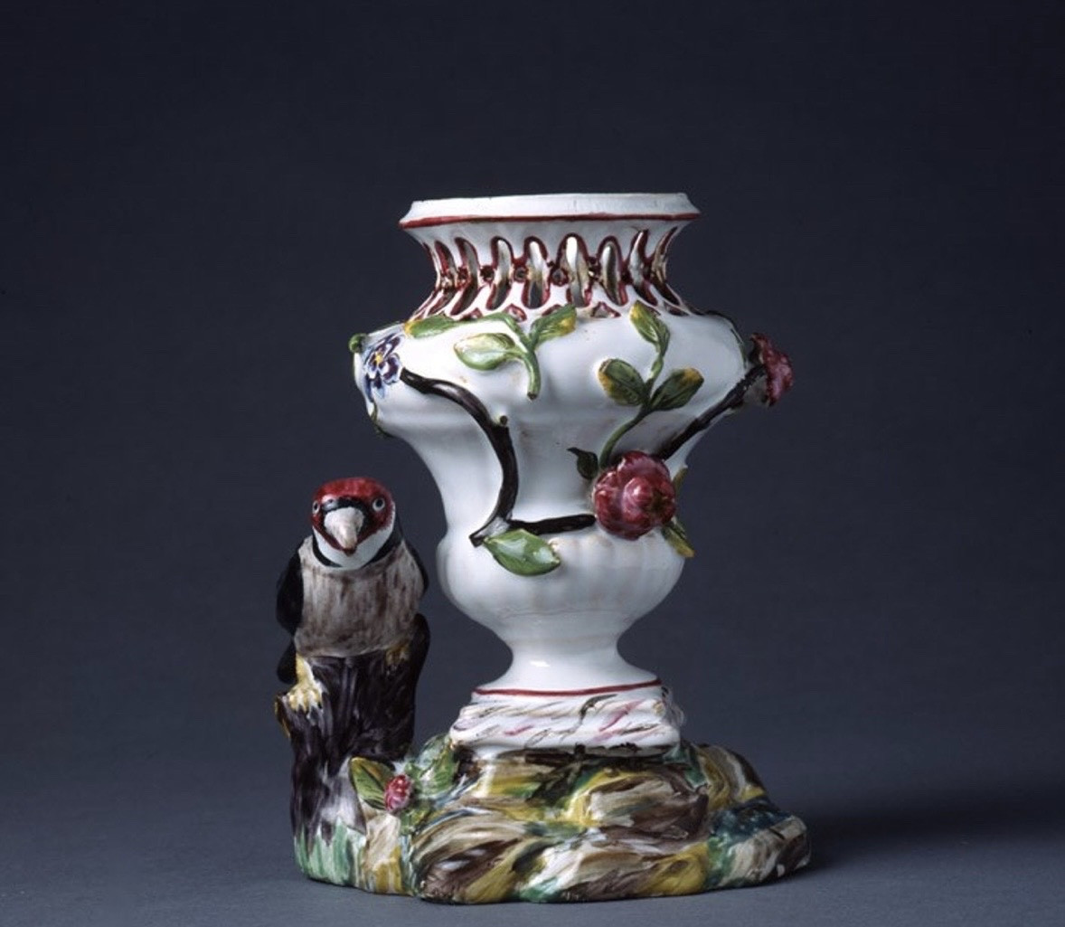 Paire de vases Médicis en faïence de Sceaux-photo-3