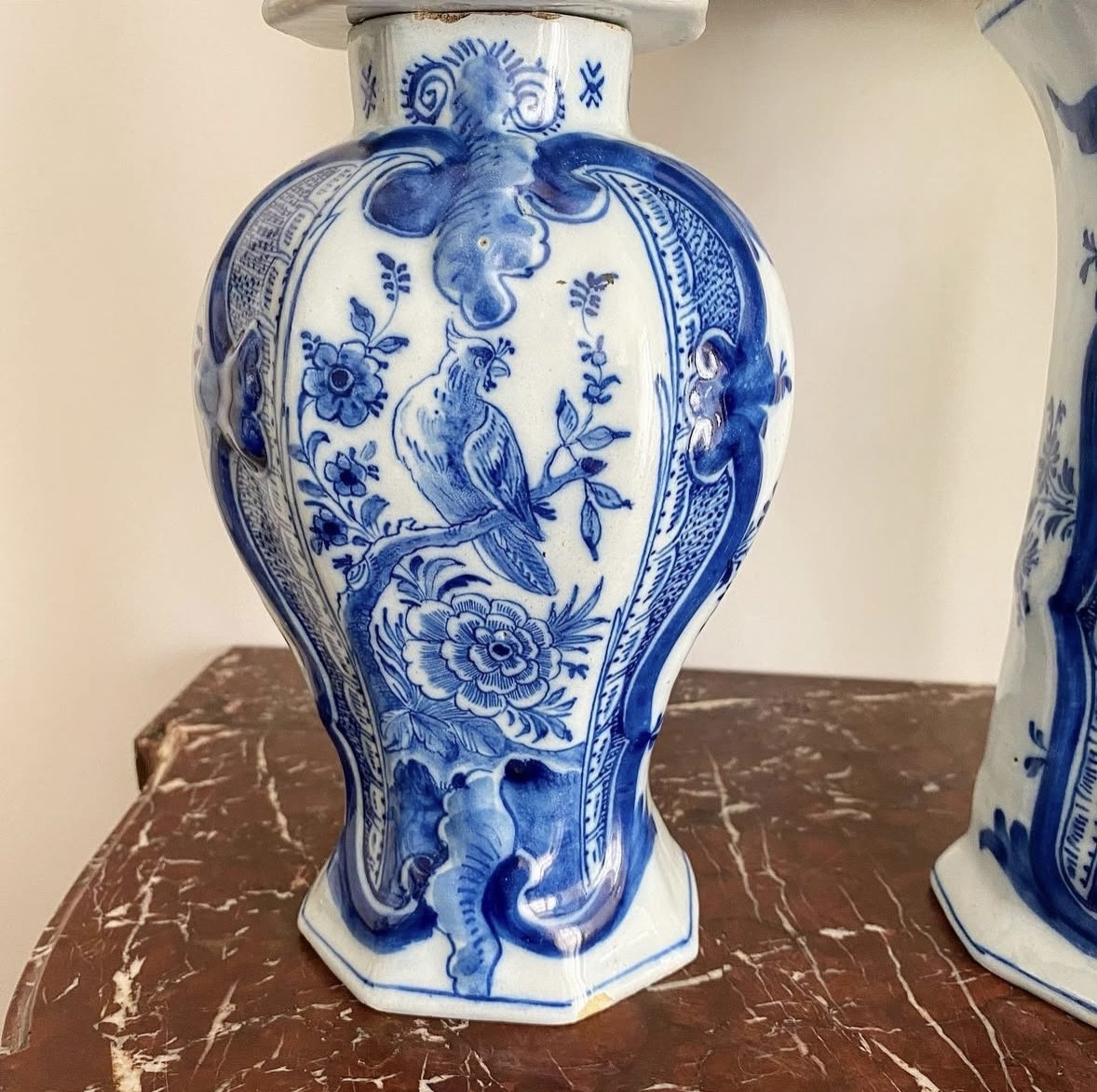 Garniture de vases en faïence de Delft-photo-3