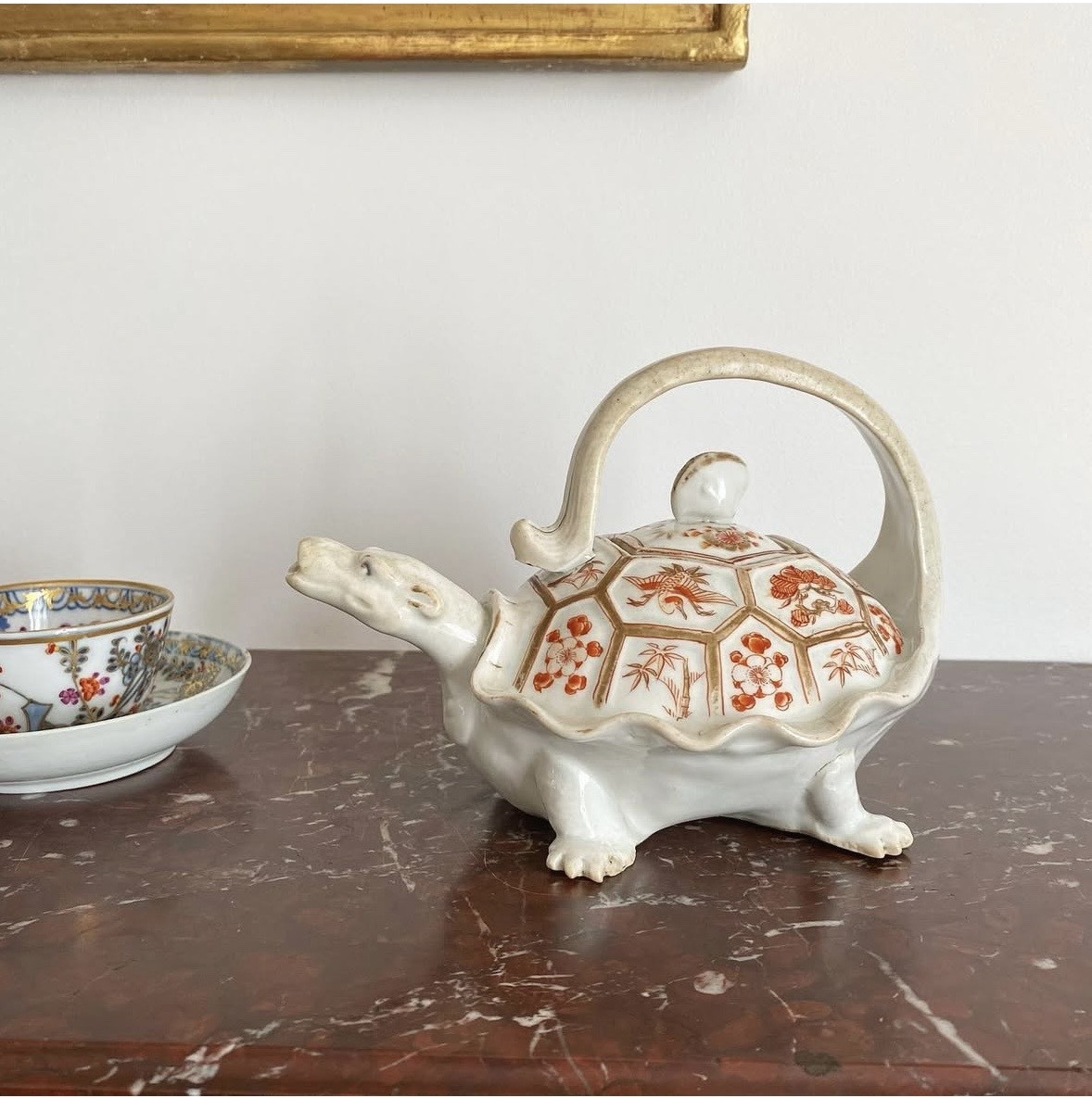 Verseuse en forme de tortue en porcelaine du Japon