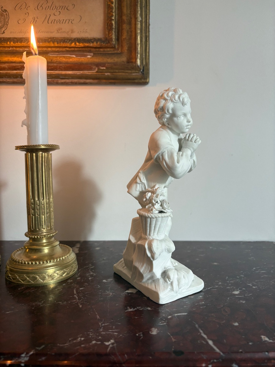 Le jeune suppliant en biscuit de porcelaine de Sèvres -photo-3