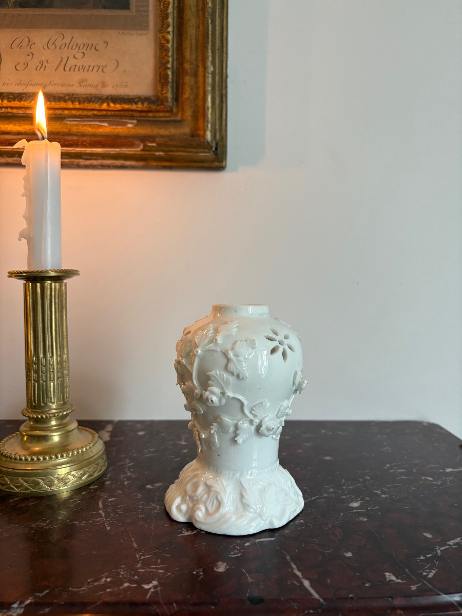 Pot-pourri en porcelaine tendre de Vincennes-photo-3