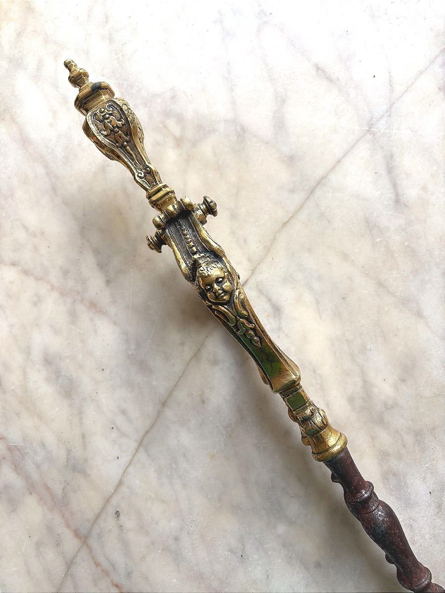 Pince à feu à décor de marmousets -photo-3