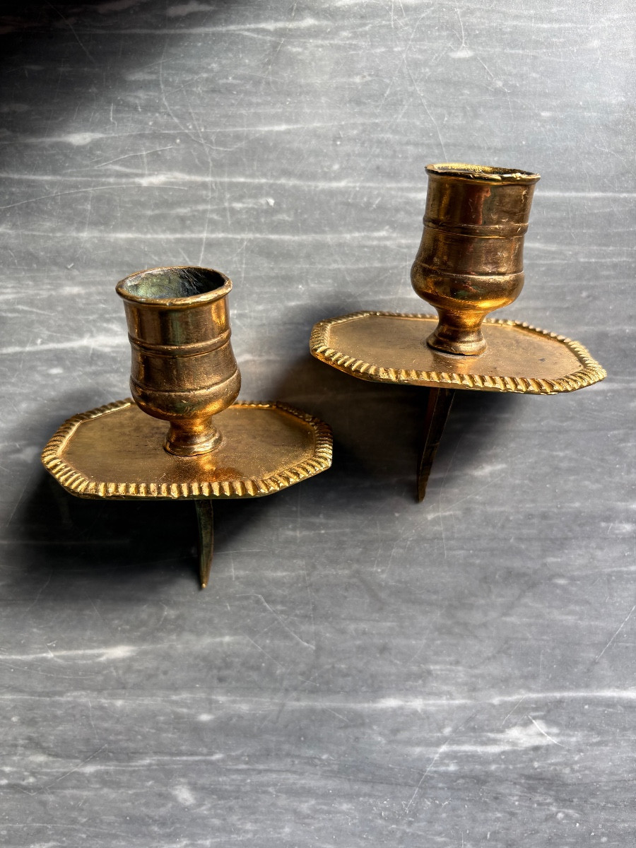 Paire de bougeoirs de table tric-trac