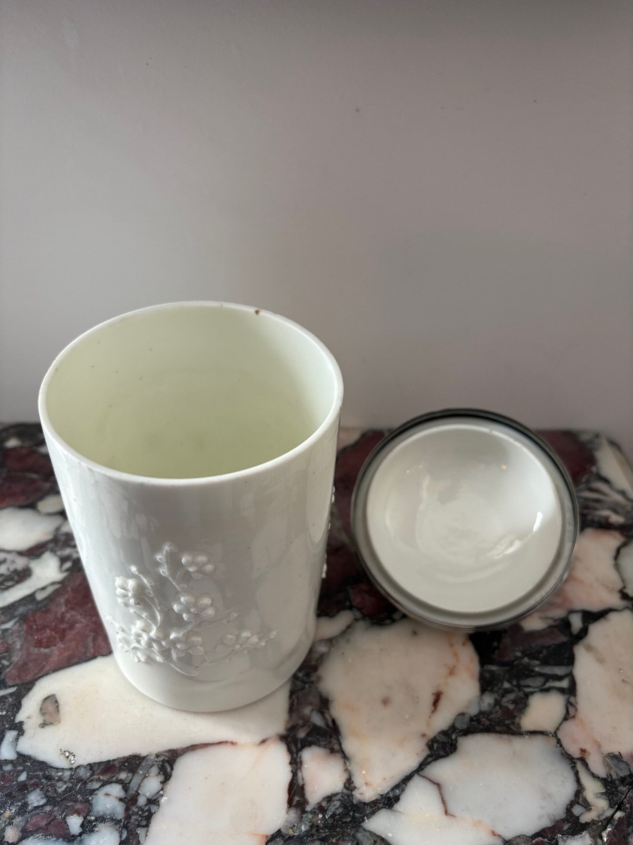 Soft-paste Porcelain Tobacco Jar From Mennecy-photo-2