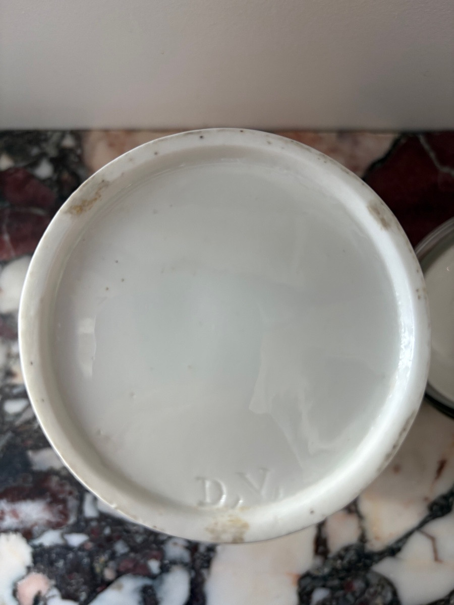 Soft-paste Porcelain Tobacco Jar From Mennecy-photo-4