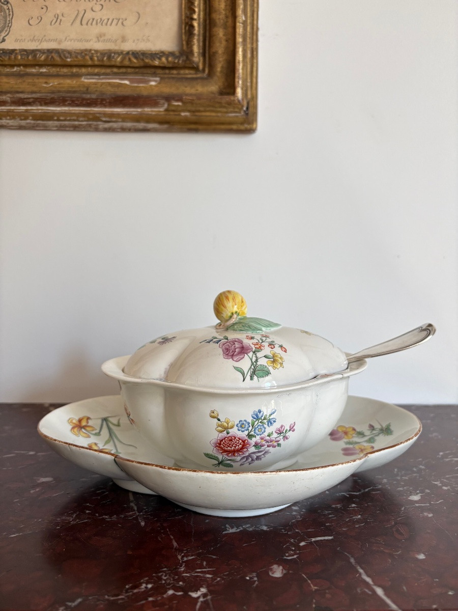 Sucrier en porcelaine tendre de Chantilly-photo-3