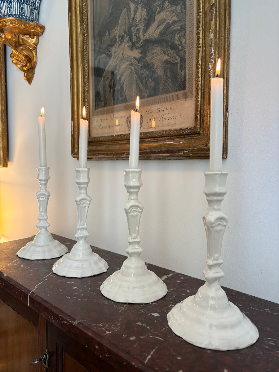Suite Of Four White Earthenware Torches-photo-2