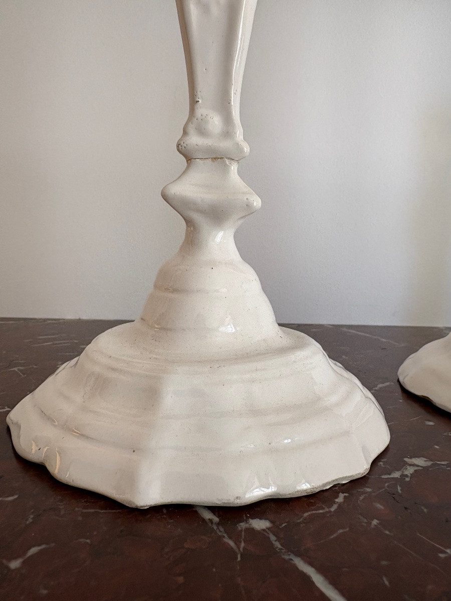 Suite Of Four White Earthenware Torches-photo-2