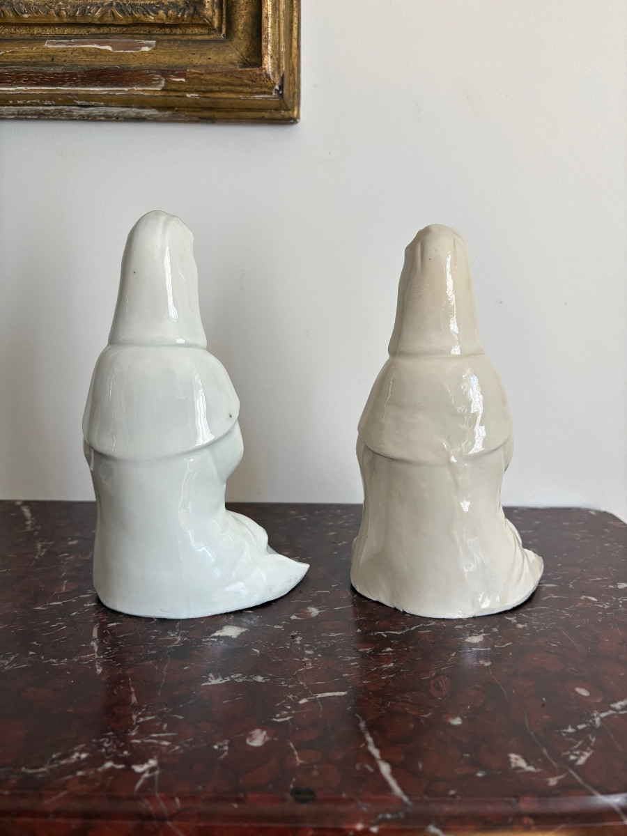 Deux statuettes de Guanyin en porcelaine blanc de Chine, Dehua-photo-3