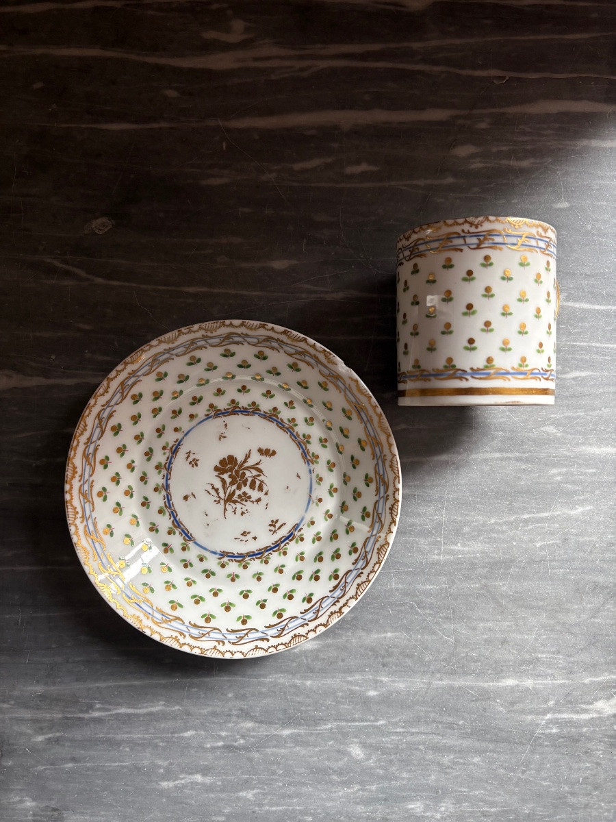 Gobelet litron en porcelaine dure de Sèvres -photo-3