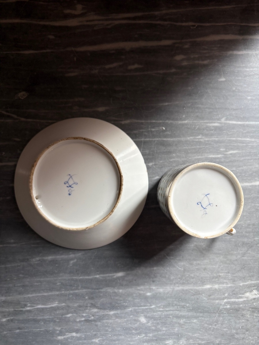 Gobelet litron en porcelaine dure de Sèvres -photo-4