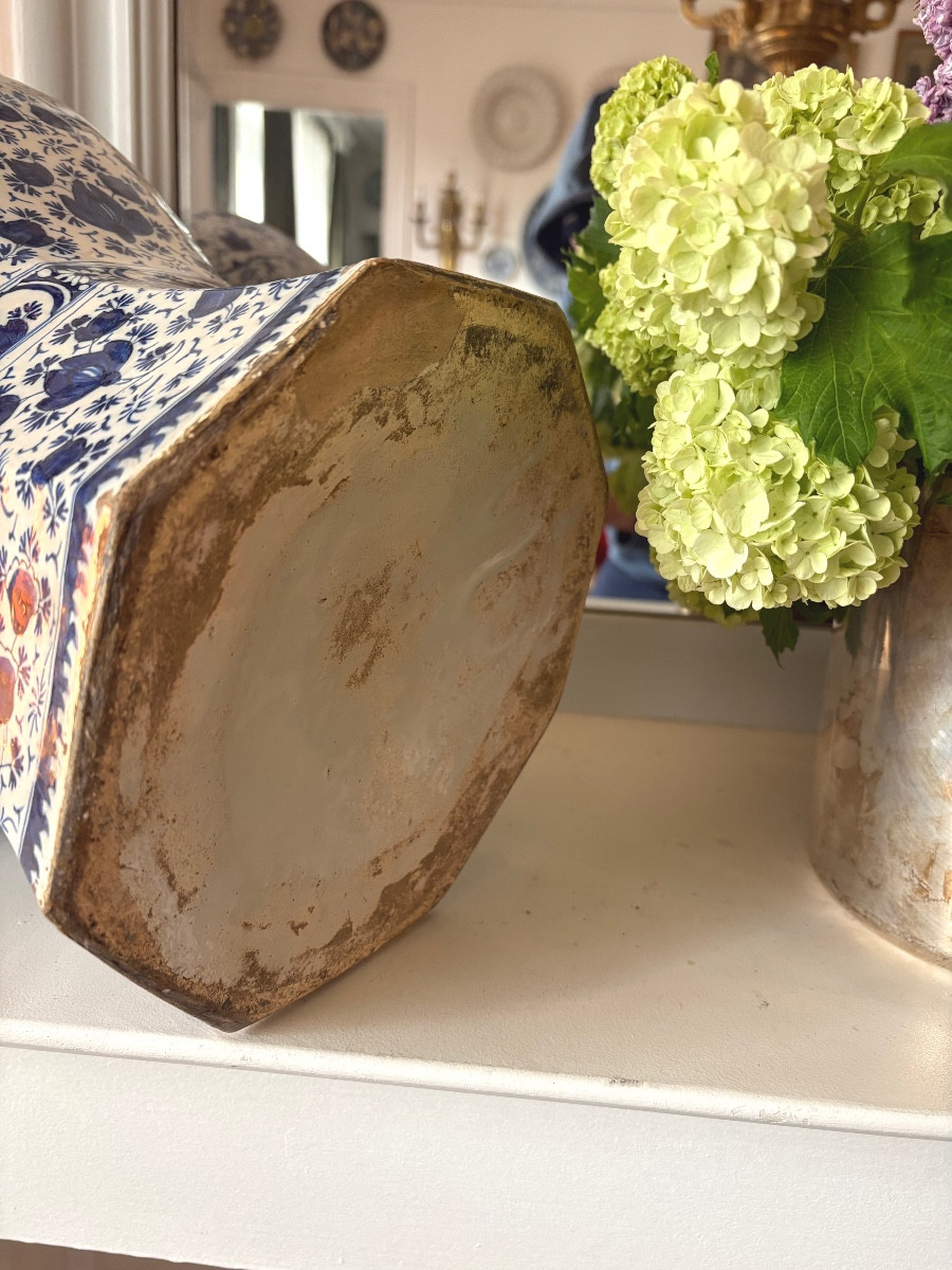 Grande potiche en faïence de Delft à décor de putti-photo-1