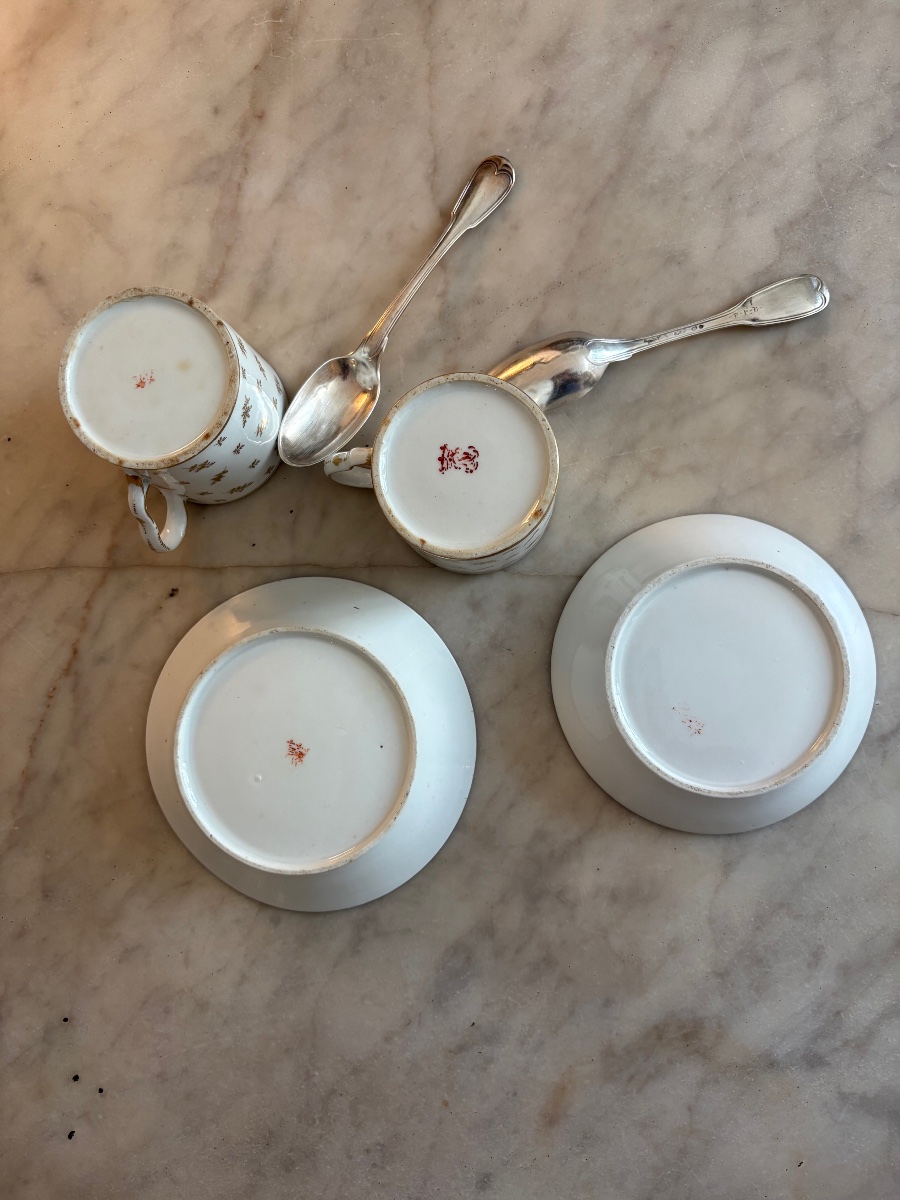 Paire de tasses en porcelaine de Paris, manufacture de Clignancourt du comte de Provence-photo-2