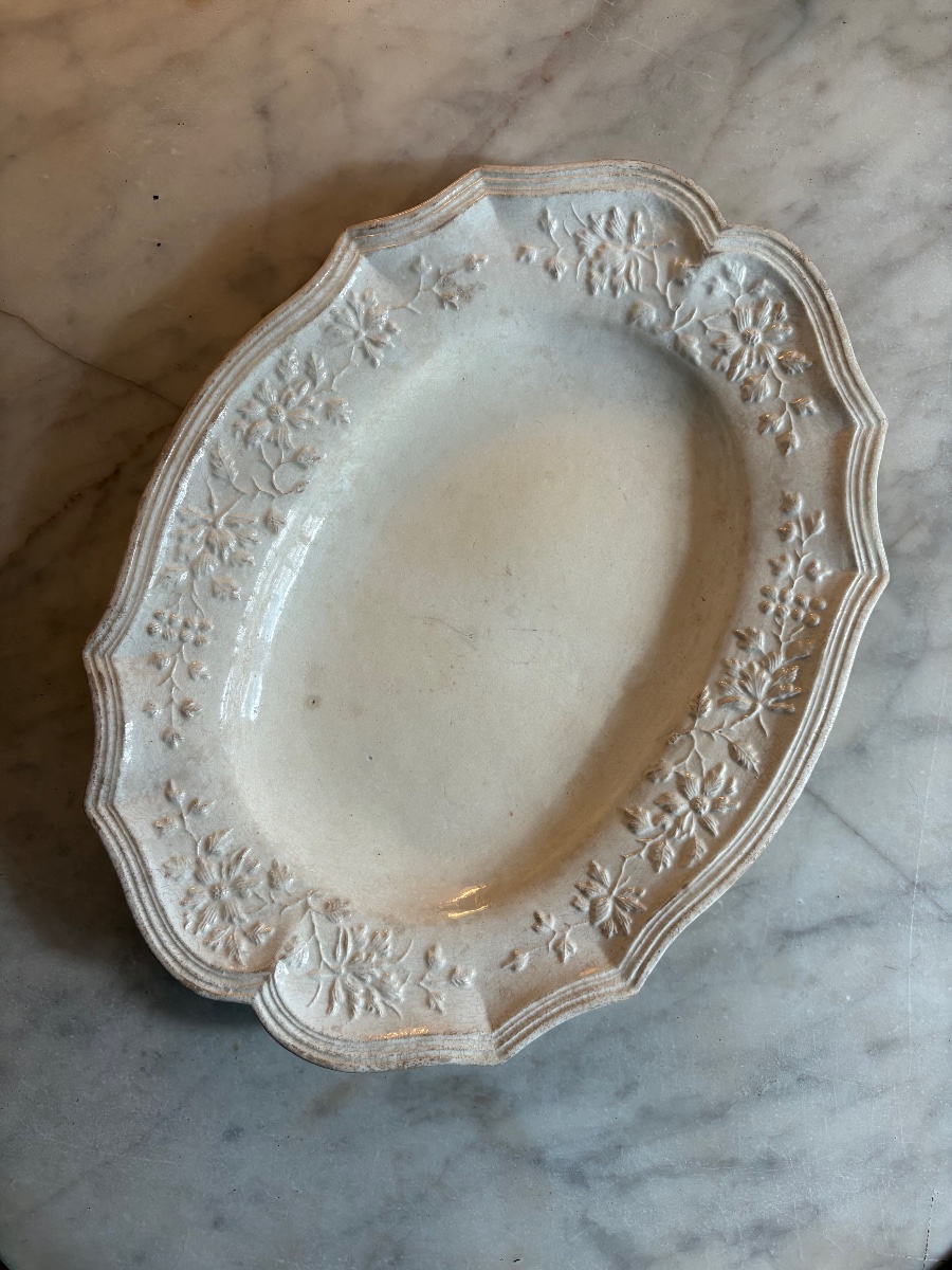 Fine Earthenware Dish, Made At The Pont-aux-choux Factory
