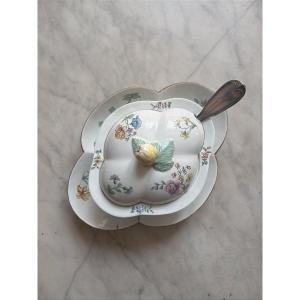 Sucrier en porcelaine tendre de Chantilly