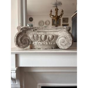 Moulage en plâtre d’un chapiteau ionique provenant des collections du Louvre