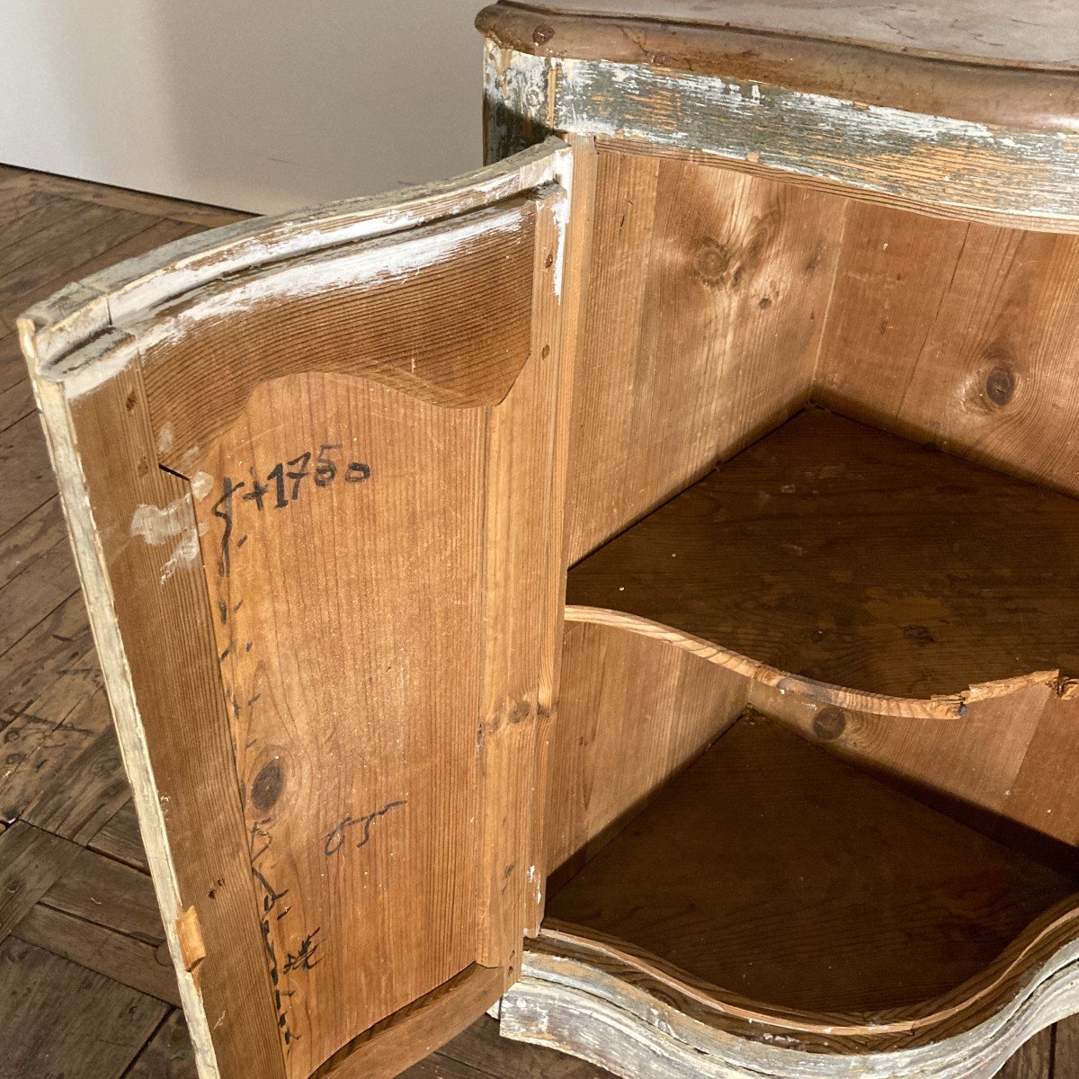 Pair Of Curved Corners XVIII-photo-3