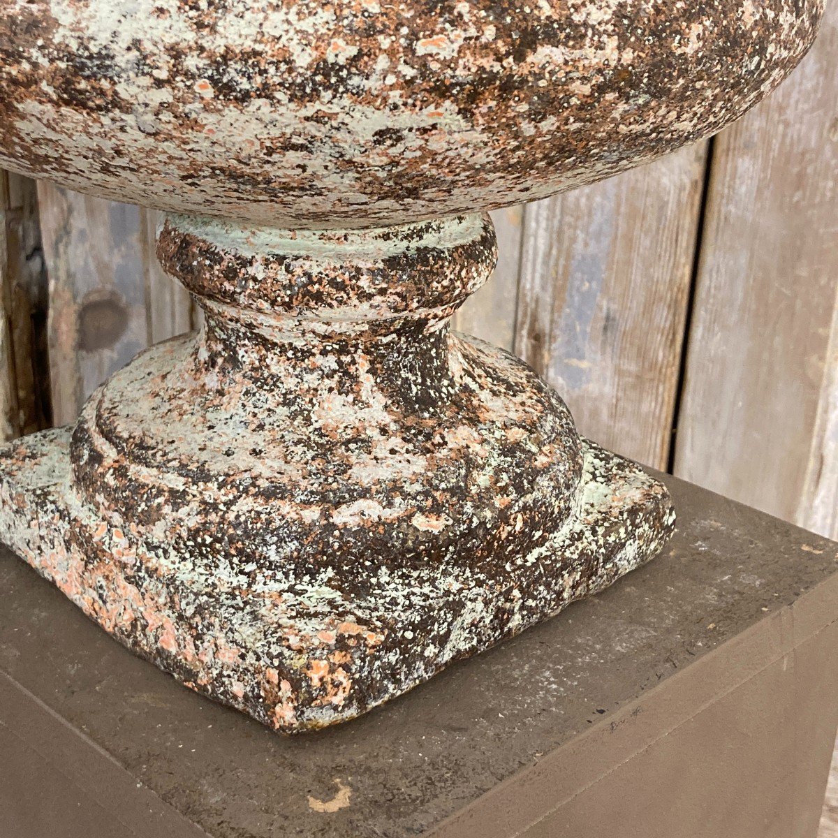 Pair Of Cast Iron Vases XVIII-photo-4