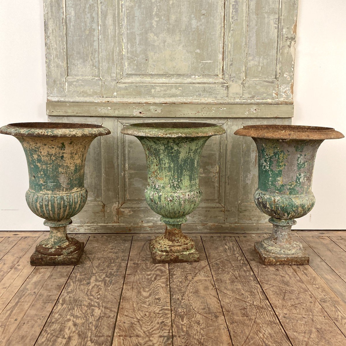 Three Large Medici Vases In Cast Iron XIX-photo-2