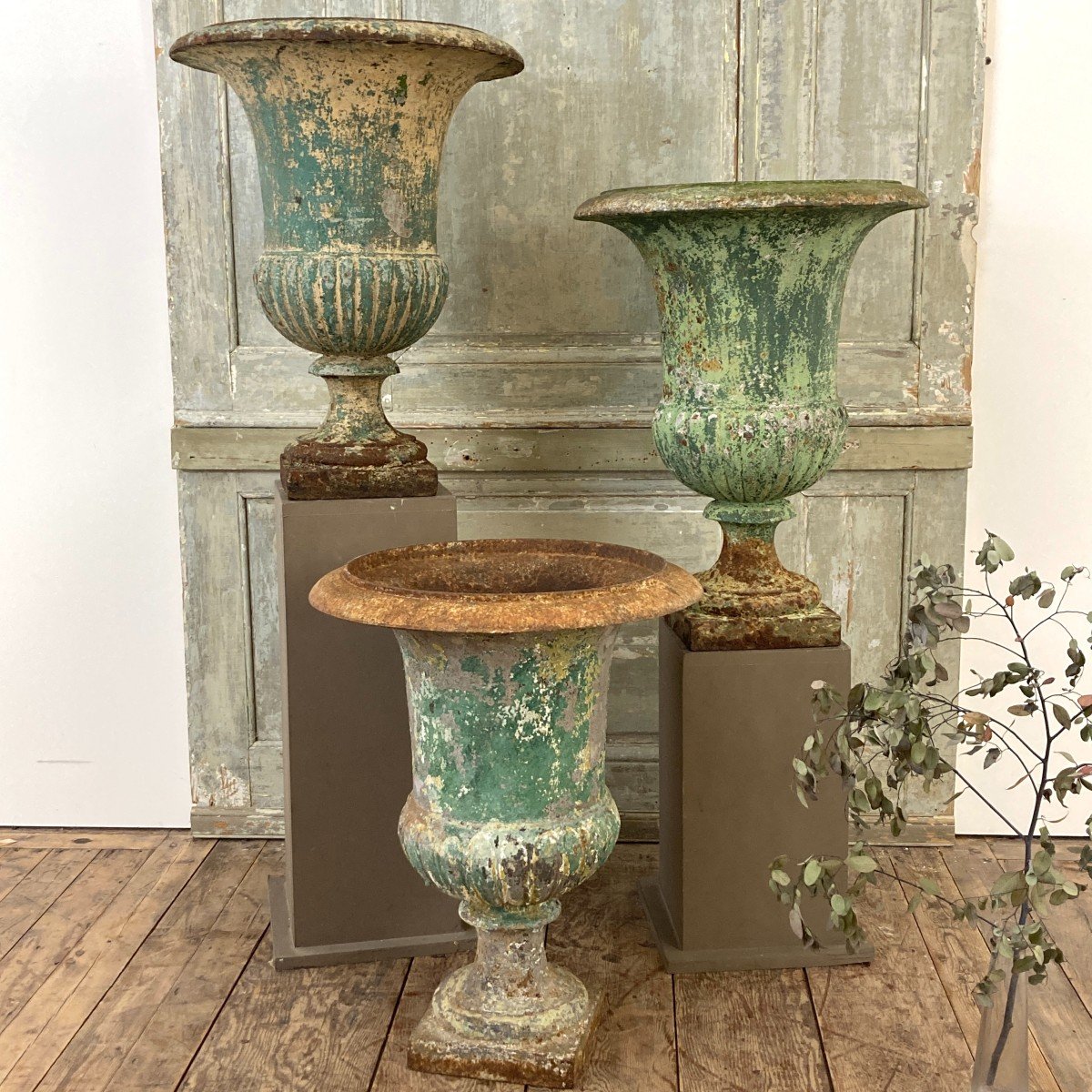 Three Large Medici Vases In Cast Iron XIX