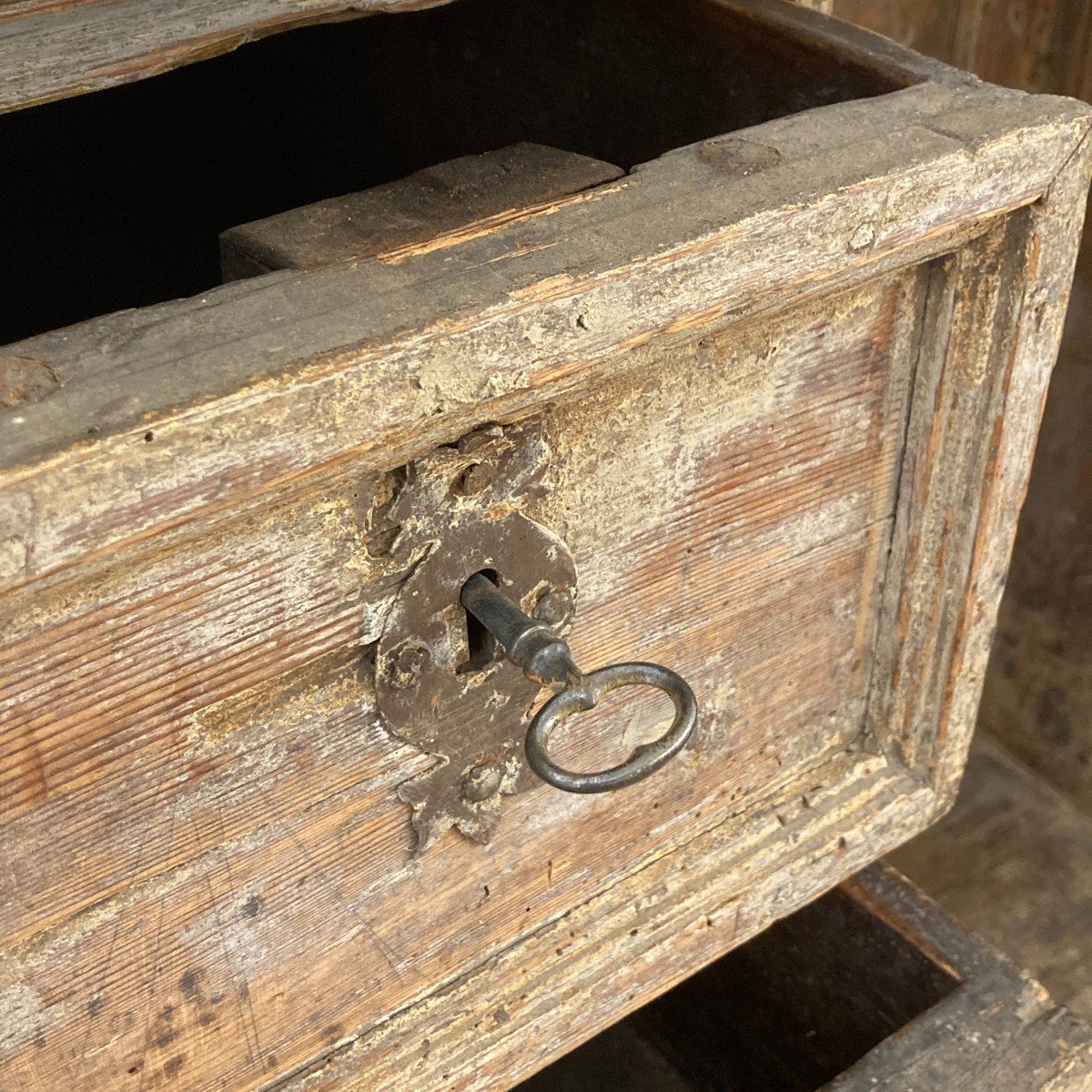 17th Century Alsatian Desk-photo-3